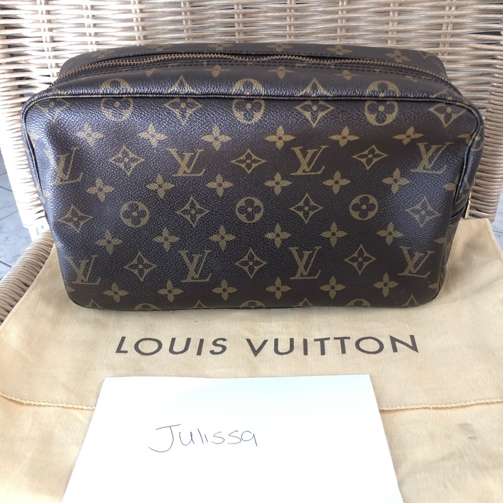 Louis Vuitton toiletry 28